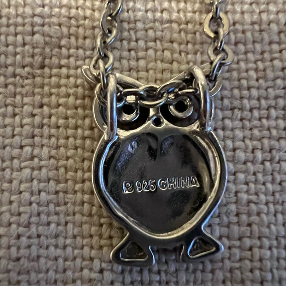 Dainty silver owl pendant with chain. 925 stamp - Picture 3 of 4
